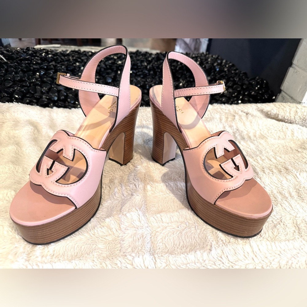 GUCCI Cosmos Softy Calfskin Wooden Interlocking G Cut-Out Heels
